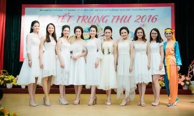 Dàn người đẹp Hoa hậu Việt Nam vui tết Trung thu với bệnh nhi - ảnh 12
