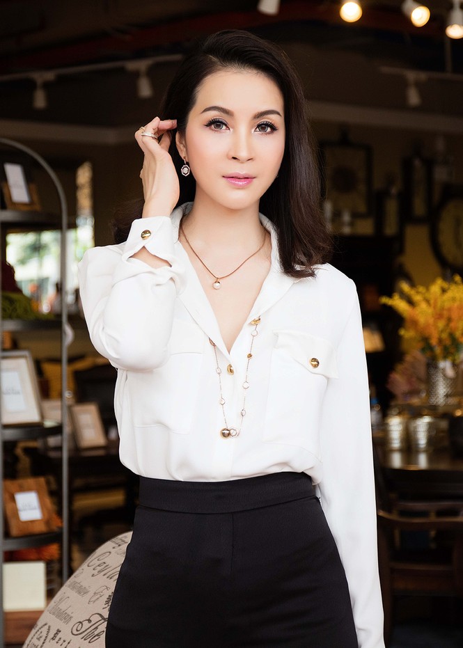 Hoa hậu Diệu Hoa trẻ trung dự sự kiện cùng MC Thanh Mai - ảnh 5
