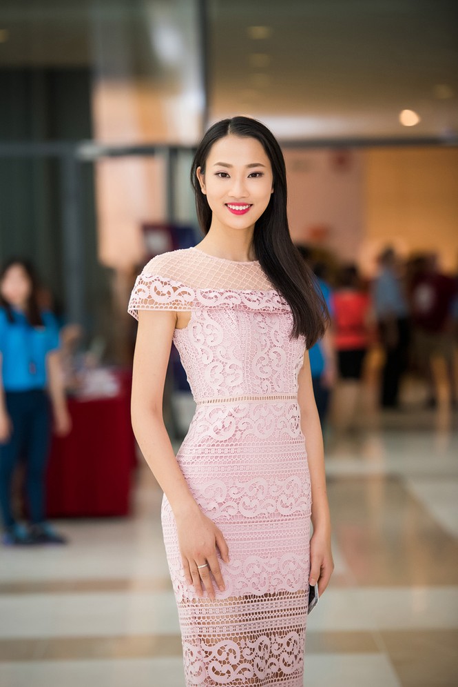 Hoa hậu Mỹ Linh rạng rỡ hội ngộ Ngọc Vân, Thủy Tiên - ảnh 6