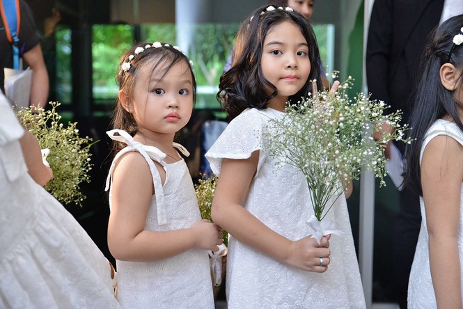 Những 'siêu mẫu nhí' đẹp như thiên thần tại Tuần lễ thời trang thiếu nhi - ảnh 1