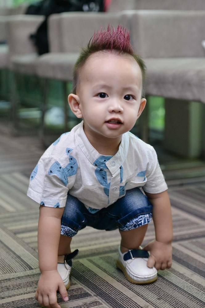 Ốc Thanh Vân diễn catwalk cùng con trai 19 tháng tuổi - ảnh 4