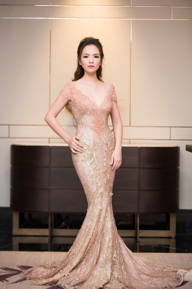 Thụy Vân, Hồng Nhung, Đan Lê quyến rũ với váy đuôi cá xuyên thấu - ảnh 5