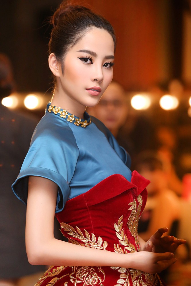 Nam Em hóa thân thành hoàng hậu trên sàn catwalk - ảnh 3