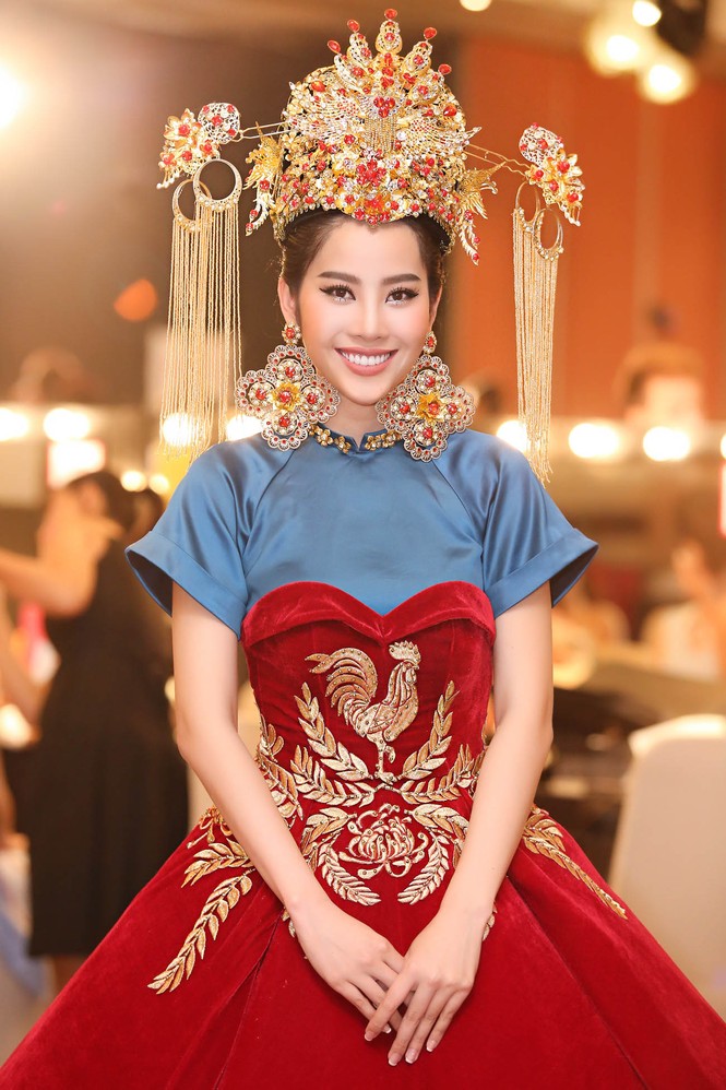 Nam Em hóa thân thành hoàng hậu trên sàn catwalk - ảnh 8
