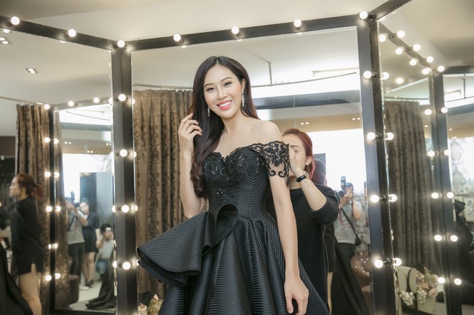 Hoa khôi Diệu Ngọc chuẩn bị váy dạ hội thi Miss World - ảnh 2