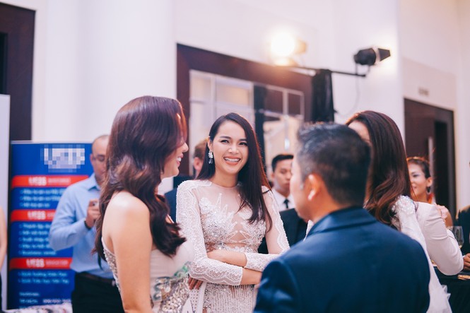 Á hậu Diễm Châu quyến rũ bên diễn viên Chi Bảo - ảnh 6