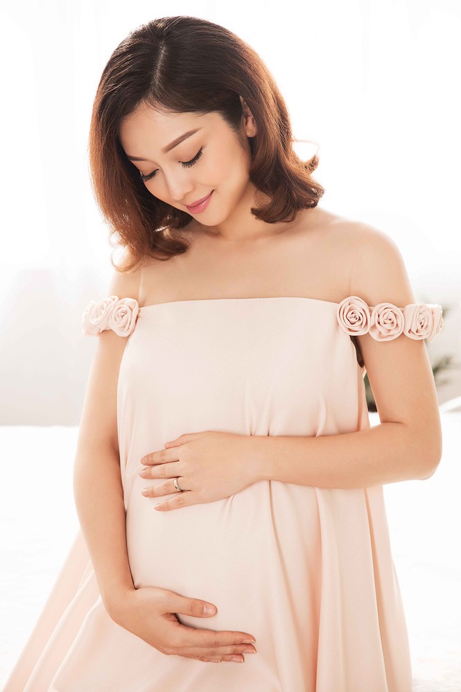 Jennifer Phạm sang Mỹ dưỡng thai chuẩn bị sinh con thứ ba - ảnh 2