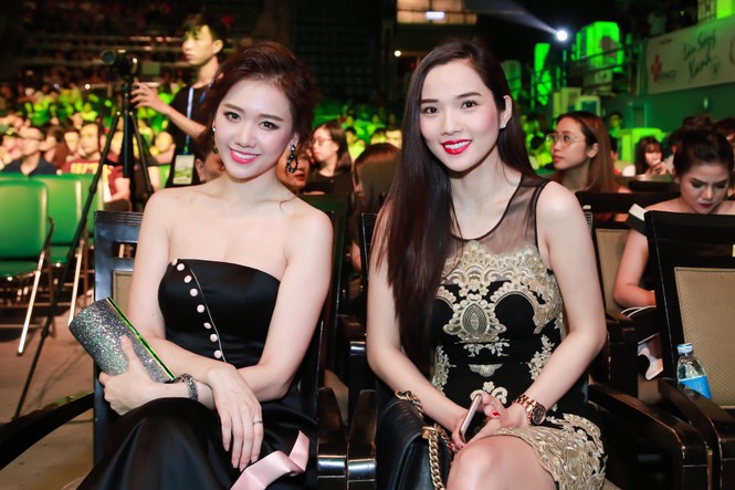 'Trắng tay' tại Làn sóng xanh, Hari Won quyến rũ hút hồn trên sân khấu - ảnh 1