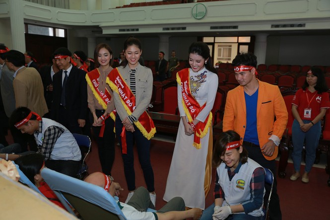 Chủ Nhật Đỏ 2017, Báo Tiền Phong - ảnh 9