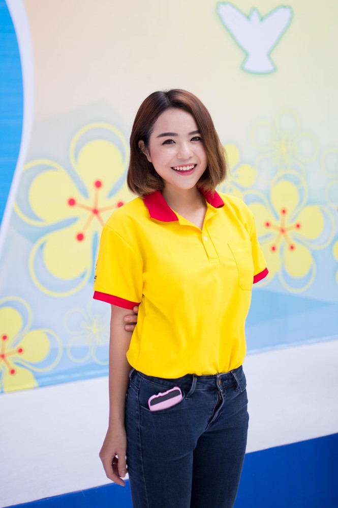 Á hậu Thùy Dung rạng rỡ tham dự lễ ra quân Xuân tình nguyện 2017 - ảnh 8