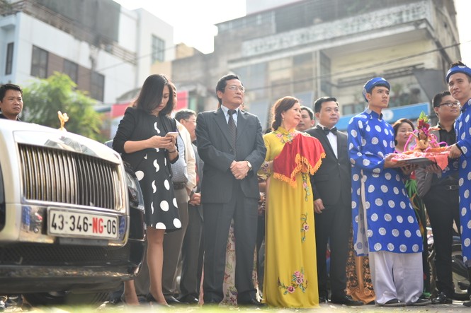 Đám cưới với dàn siêu xe của Hoa hậu Thu Ngân - ảnh 8