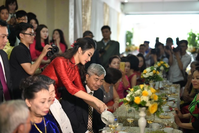 Đám cưới với dàn siêu xe của Hoa hậu Thu Ngân - ảnh 6