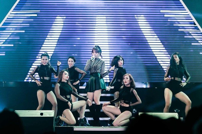 Hari Won tất bật chạy show sau khi kết hôn - ảnh 3