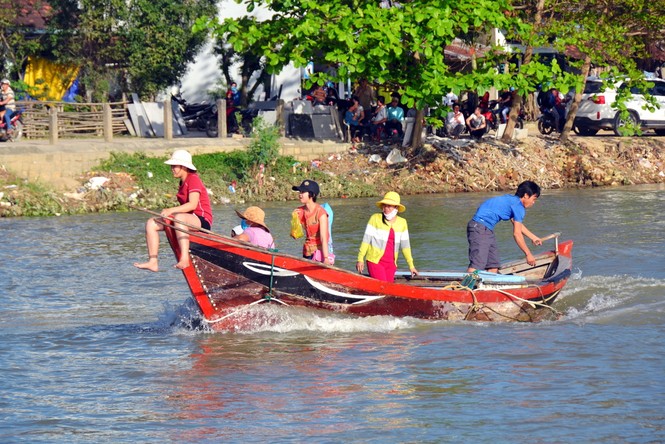 Bình Định: Sôi nổi Lễ hội đua thuyền trên sông Gò Bồi - ảnh 6