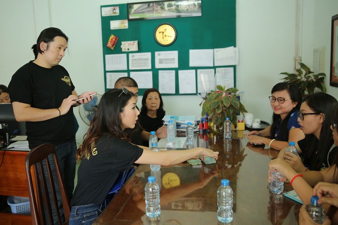 ngọc quyên về nước cùng chồng - ảnh 5