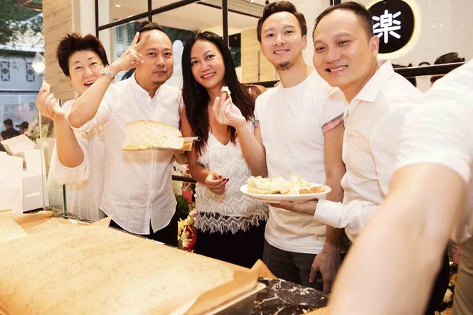 Em gái Lý Hùng 'tái xuất', mừng Hoa hậu Diễm Hương thành bà chủ - ảnh 10