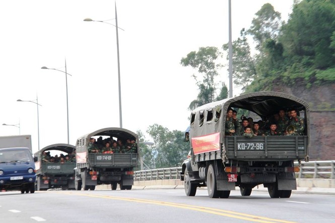 Huy động sư đoàn 324 đến tâm bão Kỳ Anh - ảnh 1