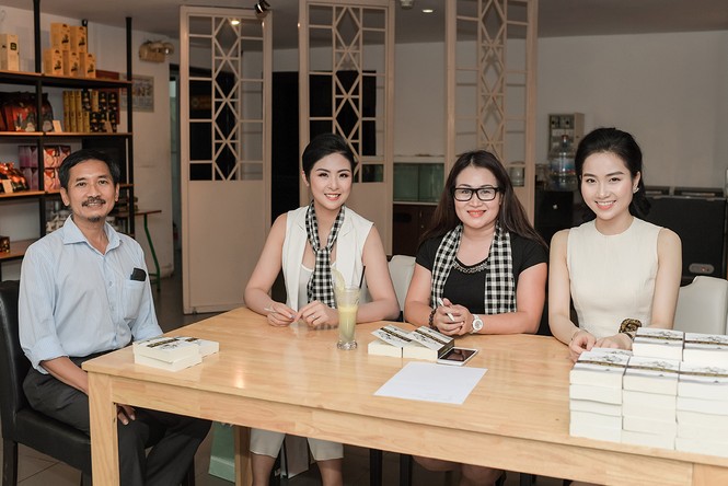 Á hậu Thanh Tú lắng nghe Ngọc Hân chia sẻ về khởi nghiệp - ảnh 1
