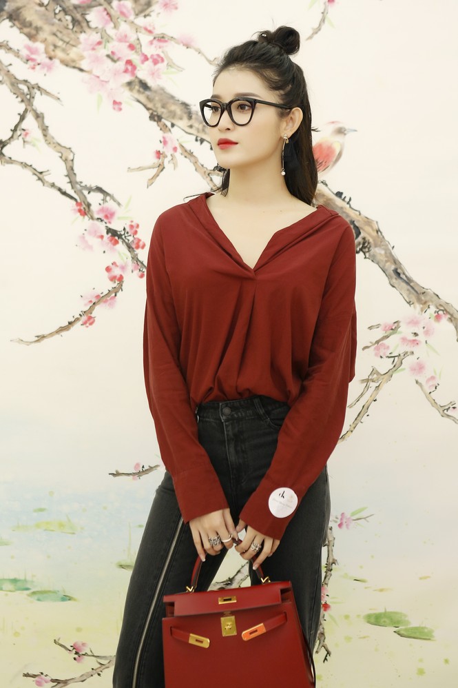 Á hậu Huyền My cá tính giữa dàn người đẹp diện áo dài - ảnh 2