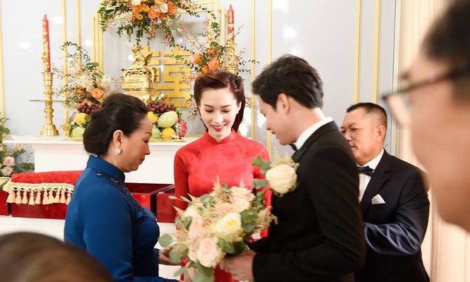 Những hình ảnh độc quyền về đám cưới Hoa hậu Thu Thảo - ảnh 7