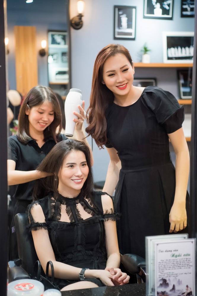 Chồng đại gia lái siêu xe 16 tỉ tới chúc mừng Ngọc Thạch lên chức bà chủ - ảnh 11