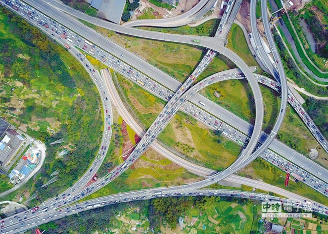 Vì sao người Mỹ không tin Trung Quốc có hệ thống cao tốc đứng đầu thế giới? - ảnh 2