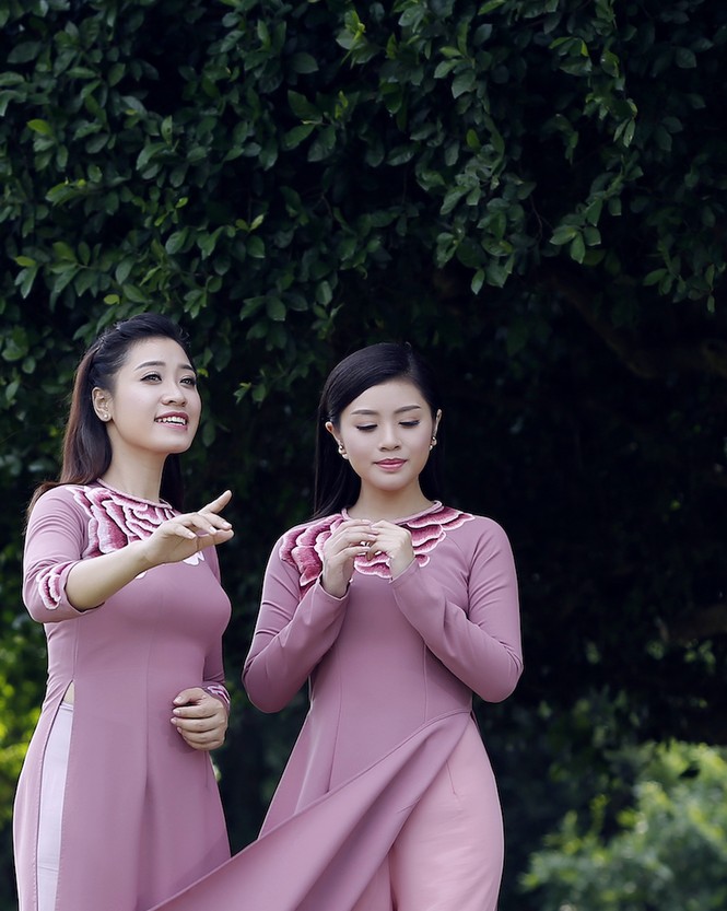'Mẹ chồng' Lan Hương đóng MV ca nhạc cùng Sao Mai Thu Hằng - ảnh 3