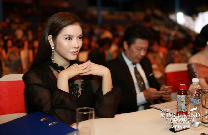 Giáng My hội ngộ Lý Nhã Kỳ trên ghế giám khảo bán kết Miss Grand - ảnh 4