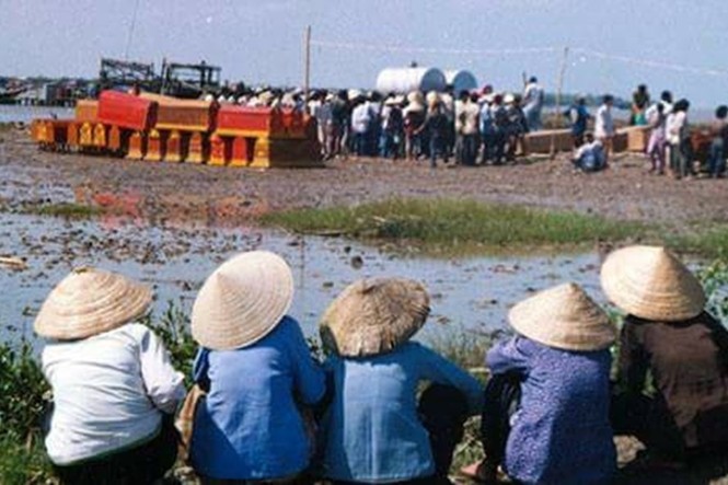 Cà Mau tưởng niệm 20 năm đồng bào tử nạn trong bão Linda - ảnh 1