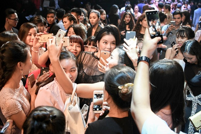 Hoa hậu đại dương Ngân Anh lần đầu dự event sau ồn ào thẩm mỹ - ảnh 12