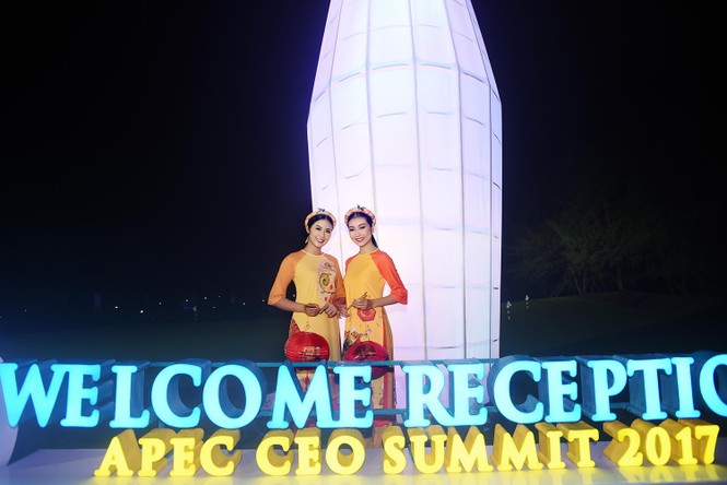 Ngọc Hân cùng dàn người đẹp diễn áo dài tại tiệc chào mừng APEC - ảnh 7