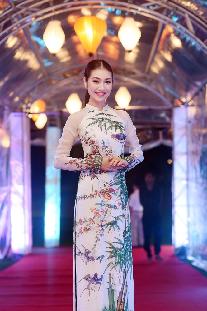 Ngọc Hân cùng dàn người đẹp diễn áo dài tại tiệc chào mừng APEC - ảnh 9