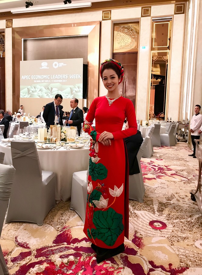 Jennifer Phạm đẹp rạng ngời làm MC tiệc chiêu đãi APEC - ảnh 4