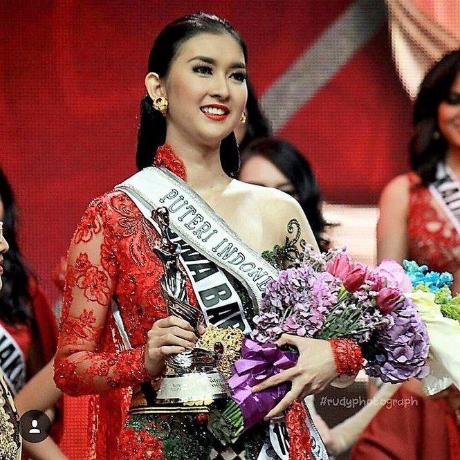 Chiêm ngưỡng nhan sắc của Hoa hậu Quốc tế 2017 - ảnh 2