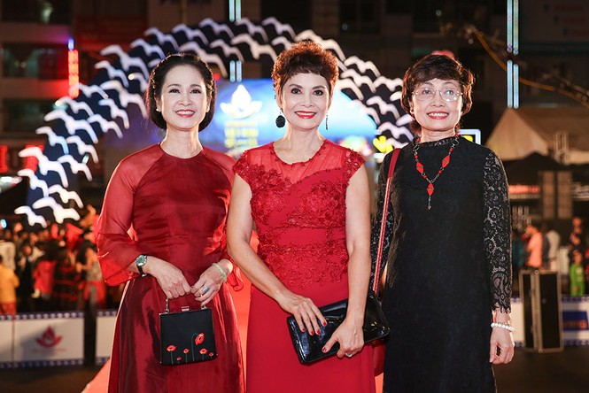Dàn hoa hậu, á hậu quyến rũ hội ngộ tại bế mạc LHP Việt Nam - ảnh 13