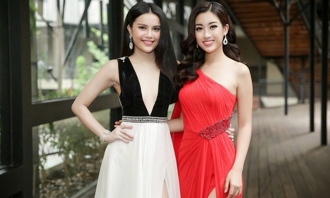 Đỗ Mỹ Linh diện đầm đỏ gợi cảm, khoe dáng quyến rũ tại sự kiện - ảnh 5