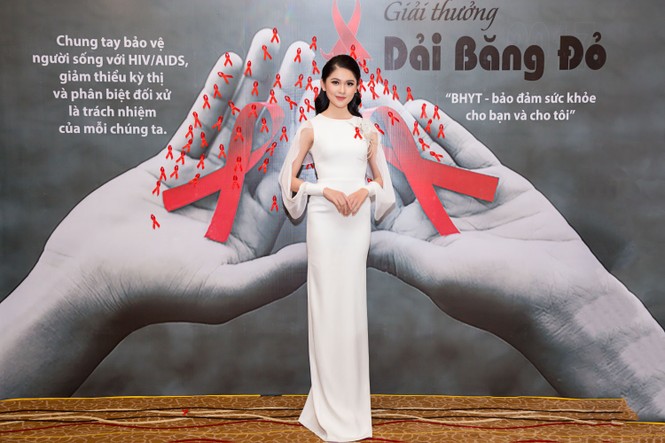 Á hậu Thuỳ Dung lần đầu dự sự kiện sau Hoa hậu quốc tế 2017 - ảnh 3
