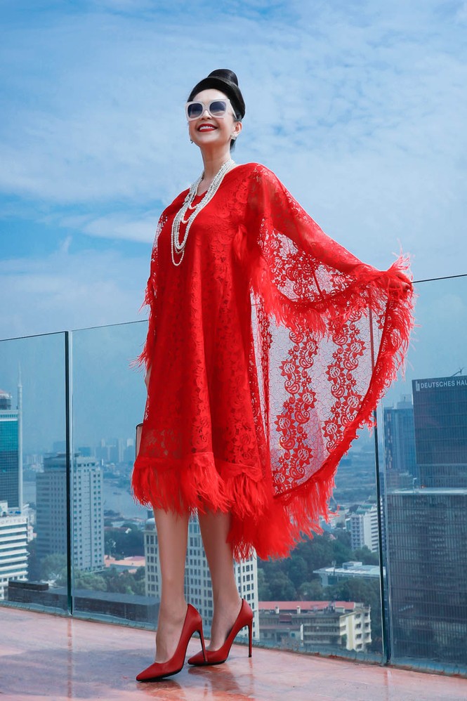 'Nữ hoàng ảnh lịch' Diễm My mở tiệc sinh nhật sang chảnh trên độ cao 150 mét - ảnh 12