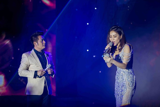 Ngọc Trinh mặc hở táo bạo giữa trời rét, 'lấn át' dàn sao ở sự kiện - ảnh 13