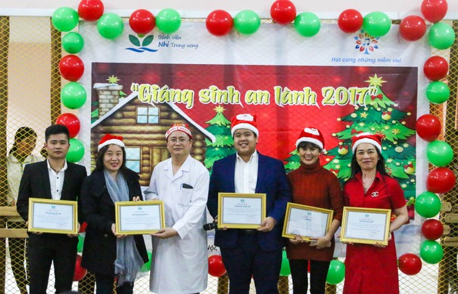 Giáng sinh viện nhi TW - ảnh 1