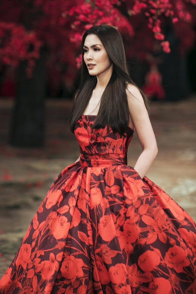 Tăng Thanh Hà đẹp không tì vết, 'tái xuất' sàn catwalk - ảnh 4