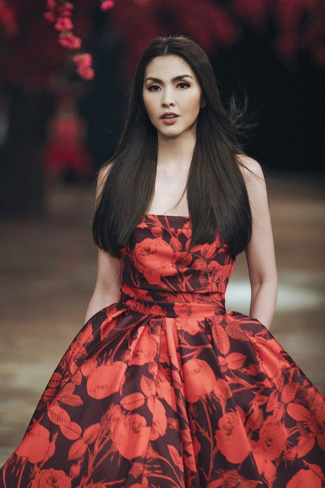 Tăng Thanh Hà đẹp không tì vết, 'tái xuất' sàn catwalk - ảnh 5