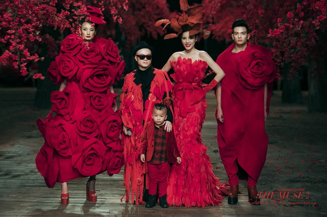 Tăng Thanh Hà đẹp không tì vết, 'tái xuất' sàn catwalk - ảnh 12