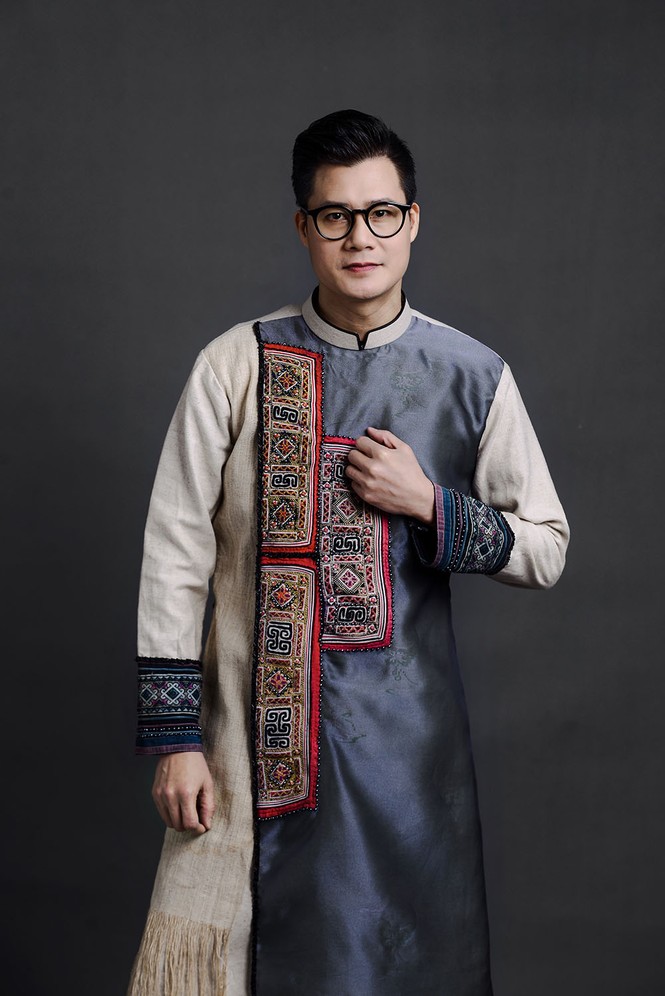 Quang Dũng bất ngờ làm người mẫu áo dài bên Phạm Thu Hà - ảnh 4