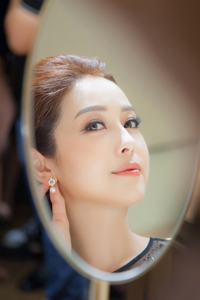'Gái ba con' Jennifer Phạm mặc xuyên thấu, khoe vòng 1 gợi cảm - ảnh 7