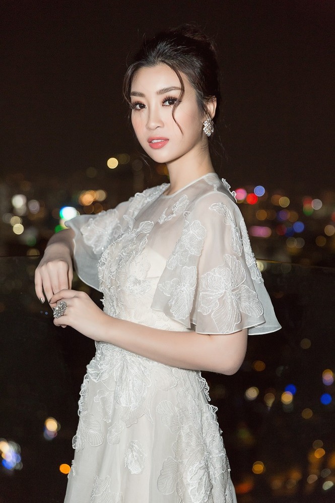 Đỗ Mỹ Linh vượt Linh Nga, Diễm My 9X để trở thành 'Gương mặt của năm' - ảnh 3