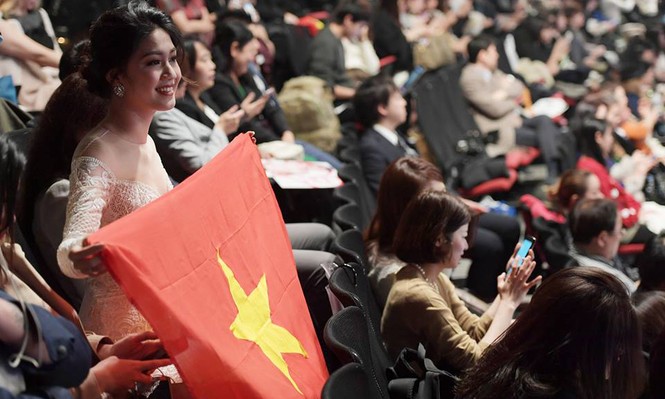 Hoa hậu Đỗ Mỹ Linh, Thanh Tú lập kế hoạch đi TQ cổ vũ U23 Việt Nam - ảnh 1