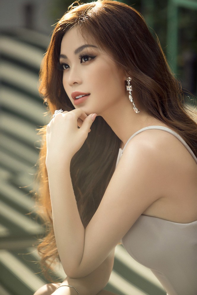 Á hậu, biên tập viên Diễm Trang 'tái xuất' đầy quyến rũ chào tuổi mới - ảnh 12