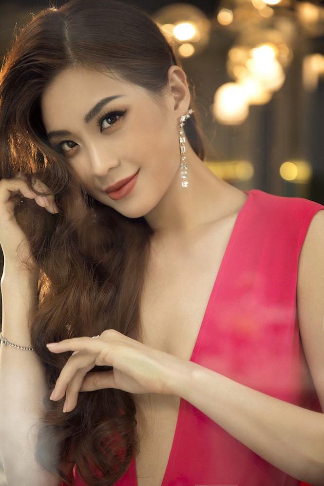 Á hậu, biên tập viên Diễm Trang 'tái xuất' đầy quyến rũ chào tuổi mới - ảnh 1