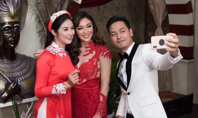 Hoa hậu Ngọc Hân, MC Phan Anh mặc áo dài đón Hoa hậu Trái đất 2017 - ảnh 6
